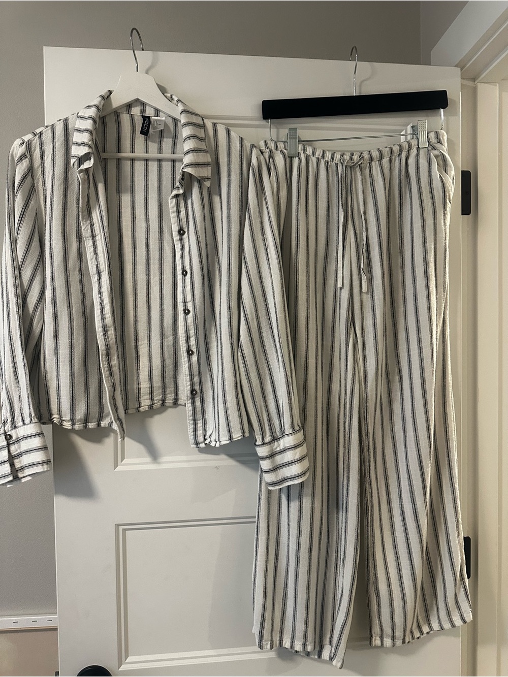 H&M suit